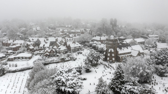 Extrém havazás és mínusz 15 fok az Egyesült Királyságban, iskolákat zártak be a kegyetlen hideg miatt