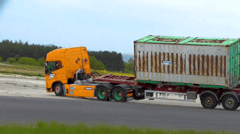 A Volvo lezúzta elektromos kamionját is, hiszen teher alatt hajlik