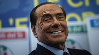 Silvio Berlusconi szexmunkásokról szóló ígéretéről beszél egész Olaszország