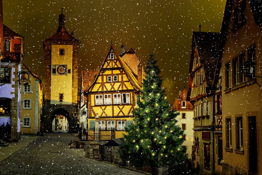 Igazi mézeskalács-városka Bajorországban: Rothenburg ob der Tauber házai képeslapra illenek karácsonykor