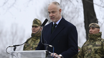 A honvédelmi miniszter elárulta, milyen haderőt épít Magyarország