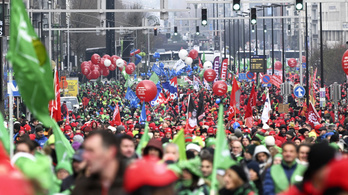 Elegük van a brüsszelieknek, 16 ezren tüntetnek a rezsiszámlák ellen