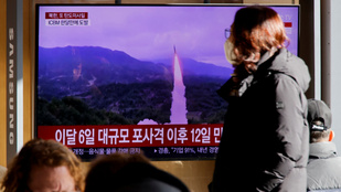 Észak-Korea két újabb ballisztikus rakétát lőtt ki