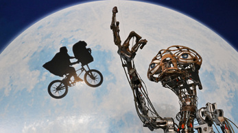 Csaknem egymilliárd forintért árverezték el E. T. modelljét