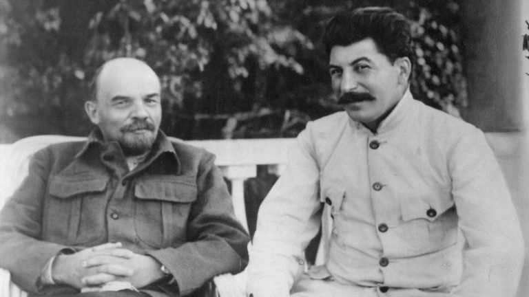 Lenin és Sztálin vezetésével száz éve jött létre a gonosz birodalma