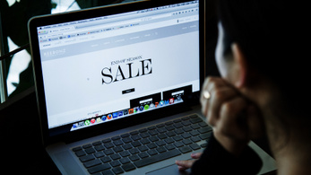 Az online üzletek csaknem fele átverte a vásárlókat adventkor