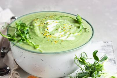 Zöldborsógazpacho percek alatt: nem igényel főzést a vitamindús leves