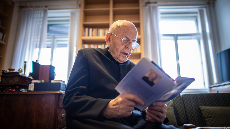 A 95 éves Lajos atya szerint így őrizhetjük meg a reményt