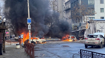 Herszont támadják az oroszok, hét ember meghalt, többtucatnyian megsérültek