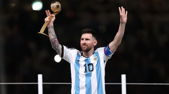 Világbajnoknak lenni nem életbiztosítás, Messi az egyetlen az év csapatában