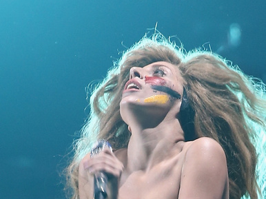 Lady Gaga majdnem pucéron lépett fel