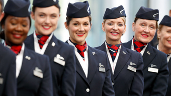 Egyenruhát váltanak a légiutas-kísérők a British Airwaysnél