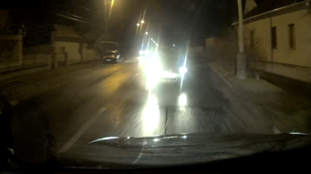 Videóra vette az áldozat, ahogy frontálisan nekiütközött egy részeg sofőr