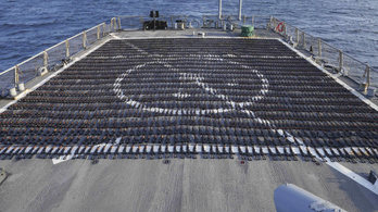 Kalasnyikovokat szállító halászhajót kapcsoltak le az Ománi-öbölben