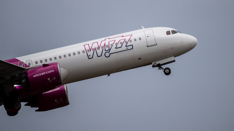 Túlfoglalás miatt állva maradt egy utas a Wizz Air Budapestről induló járatán