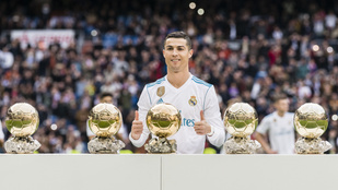 Elképesztő összegért kelt el Cristiano Ronaldo aranylabdája