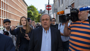 Platini lehet a botrányba belebukó francia elnök utódja