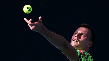 Fucsovics tovább menetel: bejutott a legjobb 32 közé az Australian Openen