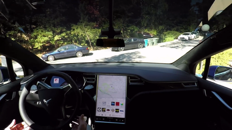 Kamu volt a Tesla 2016-os önvezetős videója