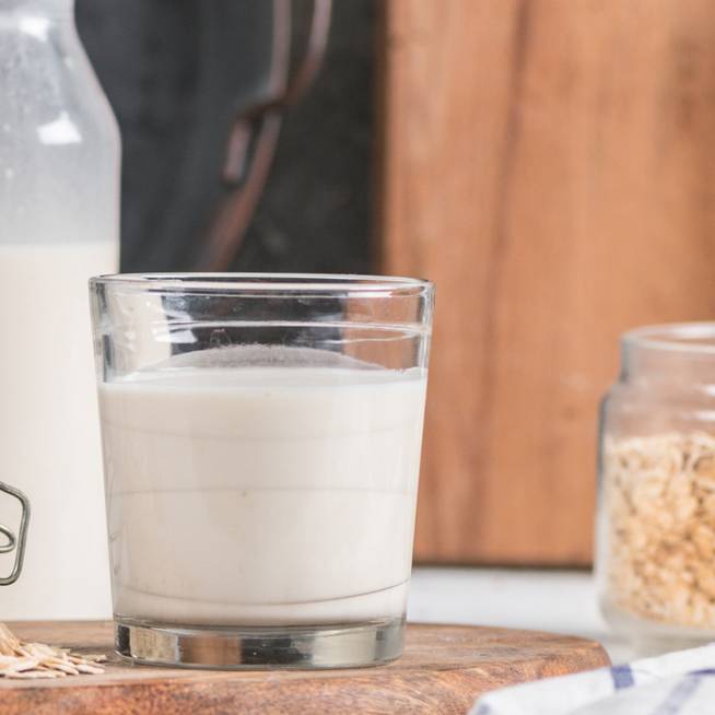 Így készíts zabitalt házilag: egyszerű és filléres opció tej helyett