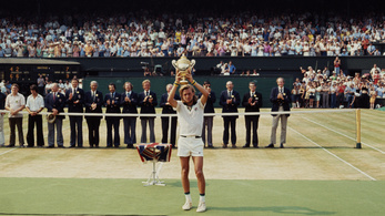 Wimbledon ura sokkolta a világot, 26 évesen visszavonult