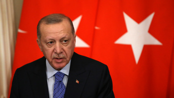 Erdogan emeli a tétet, kemény választ adott a NATO-nak