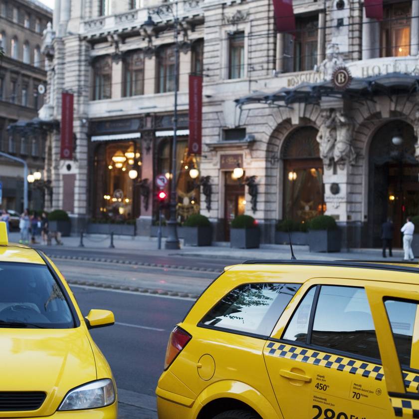 Drágulni fog a taxizás a fővárosban: ennyivel kell majd többet fizetni