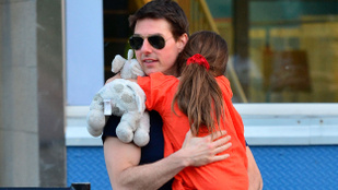 Tom Cruise és Katie Holmes lánya már kész nő és egyéb lesifotók