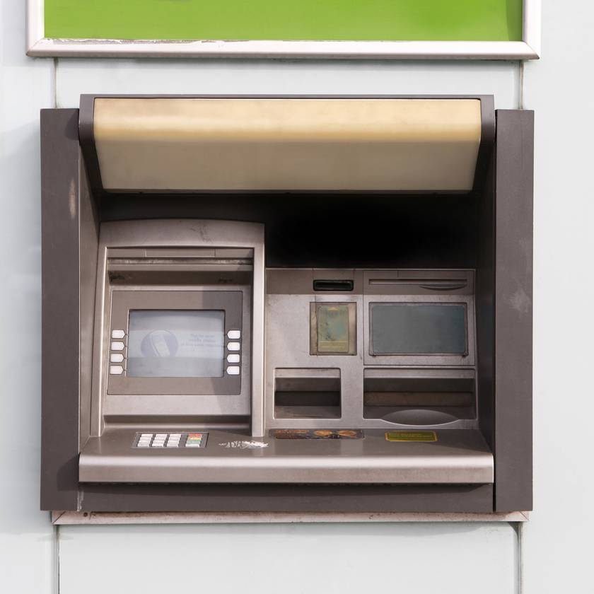 Végre itt a változás: sokan örülnek a bankautomatákat érintő módosításnak
