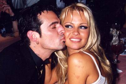 Tört-zúzott a Baywatch forgatásán: emiatt kapott dührohamot Pamela Anderson férje