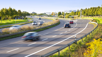 A villanyautók miatt nem kell sebességkorlátozás az Autobahnra