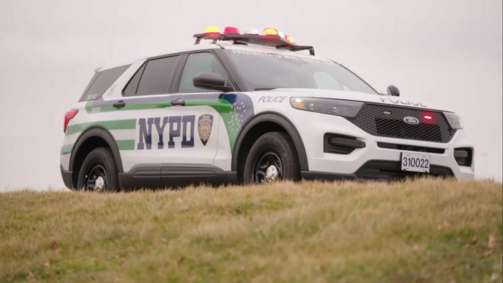Egy új Ford Exploreren mutatkozott be az új design (fotó: NYPD)