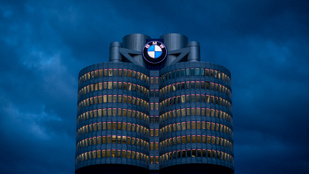 Bejelentést tett a BMW, a debreceni üzem is szóba került