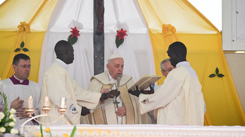Dél-Szudánban celebrált misét Ferenc pápa