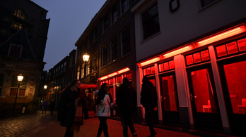 Amszterdam betiltja a kannabiszt a vörös lámpás negyedben