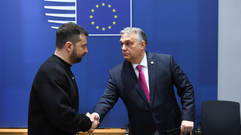 Hogyan fogott kezet, és ki üdvözölte Orbán Viktort az EU-csúcson?