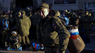 Folytatódhat a mozgósítás: megint több százezer oroszt küldhetnek a frontra