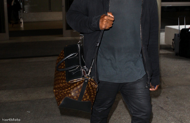 Kanye West az LAX reptéren idén júliusban