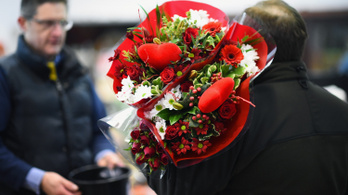 Mentőövet jelent a Valentin-nap a hazai éttermeknek, de a virágboltosok is jól járnak