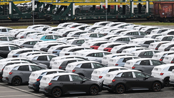 A magas árak láttán a magyarok inkább kifordulnak az autókereskedésből