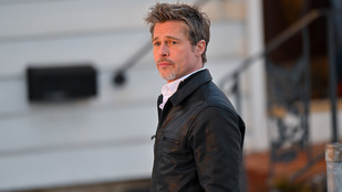 Brad Pitt lyukas pulóverben diktálja a divatot és egyéb lesifotók