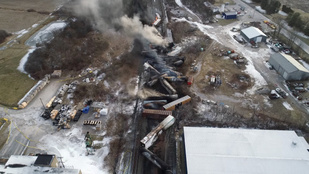 Kisiklott egy mérgező anyagokat szállító vonat Ohióban, evakuálták a lakosokat