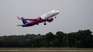 Légiutaskísérőket fenyegettek a Wizz Air budapesti járatán