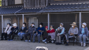 Rendhagyó módon oldaná meg a társadalom problémáit egy oktatató Japánban