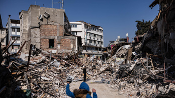 Leálltak a mentési munkálatok, indul a romok feltakarítása a földrengés sújtotta területeken