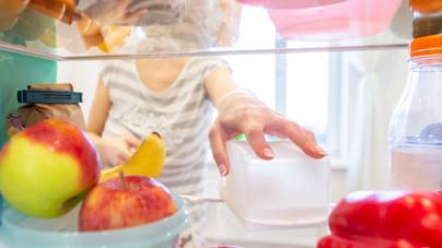 Erre jó a tépőzár a hűtődben – tippek a helytakarékos konyhai tároláshoz