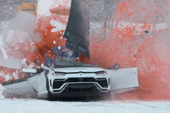 Lamborghinit pusztított egy youtuber a reklám kedvéért