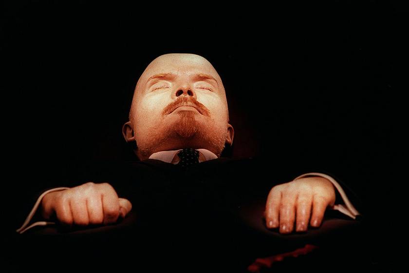 18 havonta laborba viszik, és tartósítják Lenin testét: így maradt a mai napig ép