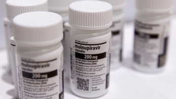 Nem javasolja az Európai Gyógyszerügynökség a molnupiravir szedését