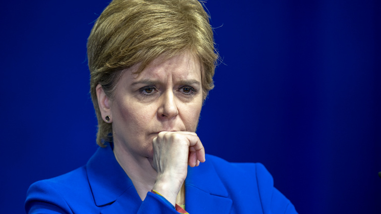 Egymásnak estek a skót nacionalisták függetlenségpárti vezetőjük távozása után